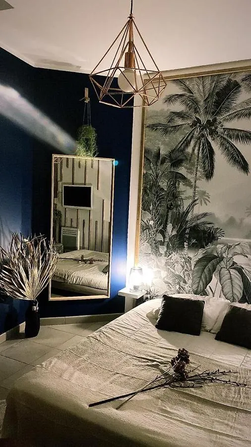Apartment Vieux Port Studio Chic Marseille France